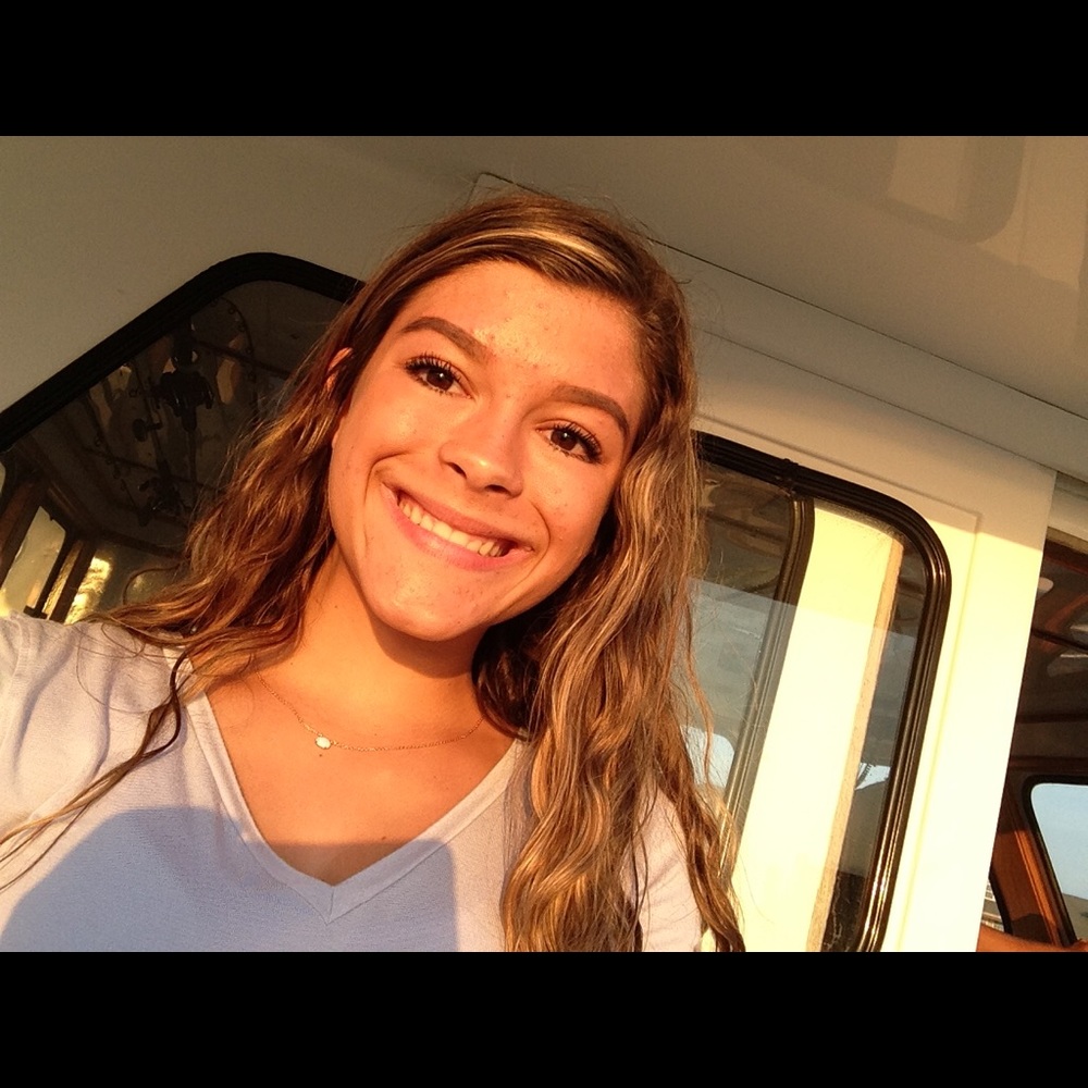 Meet your Posher, Lauren